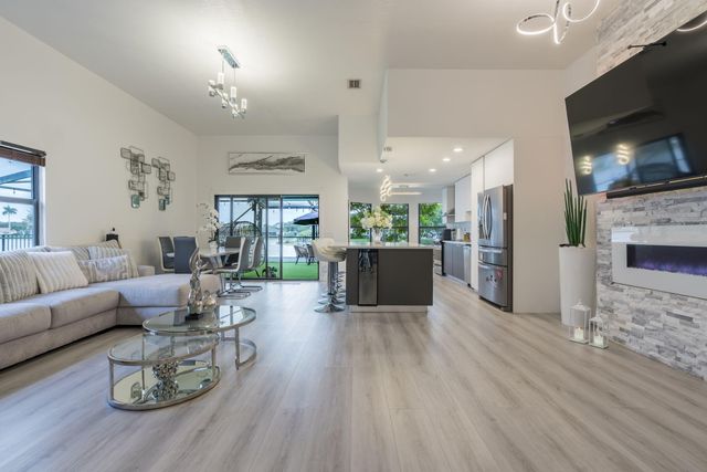 8321 Bonita Isle Dr Drive, Lake Worth, FL 33467