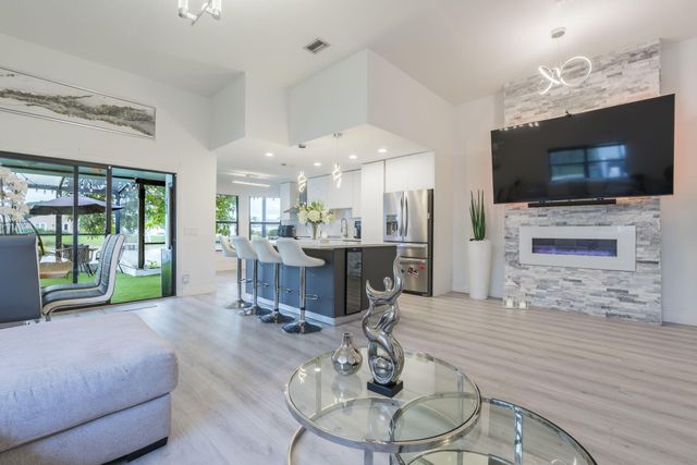 8321 Bonita Isle Dr Drive, Lake Worth, FL 33467