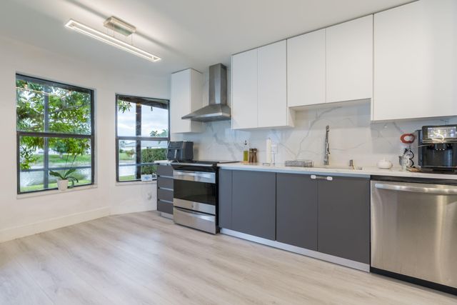 8321 Bonita Isle Dr Drive, Lake Worth, FL 33467