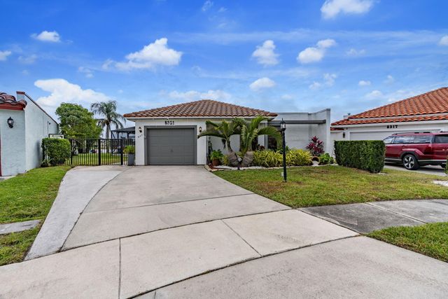 8321 Bonita Isle Dr Drive, Lake Worth, FL 33467