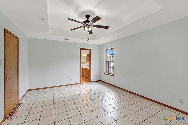 124 Country Gardens, La Vernia, TX 78121