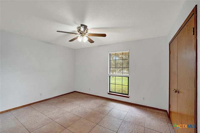 124 Country Gardens, La Vernia, TX 78121