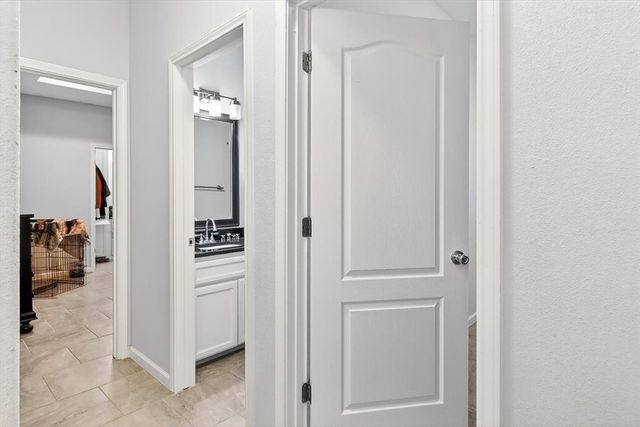 6402 Williams Dr, Corpus Christi, TX 78412