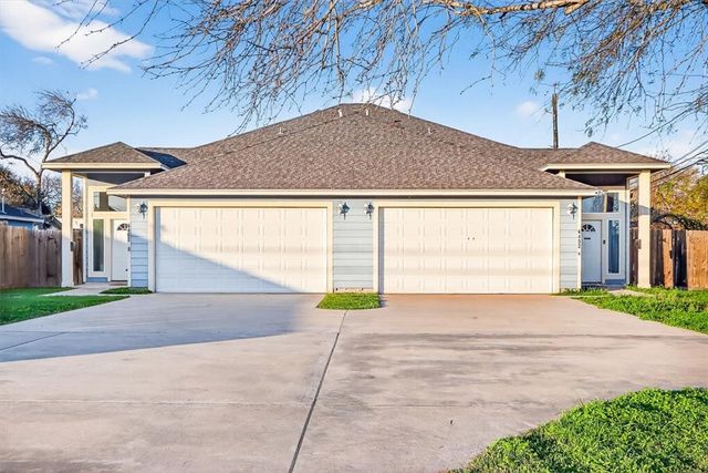 6402 Williams Dr, Corpus Christi, TX 78412