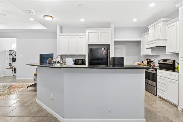 6402 Williams Dr, Corpus Christi, TX 78412