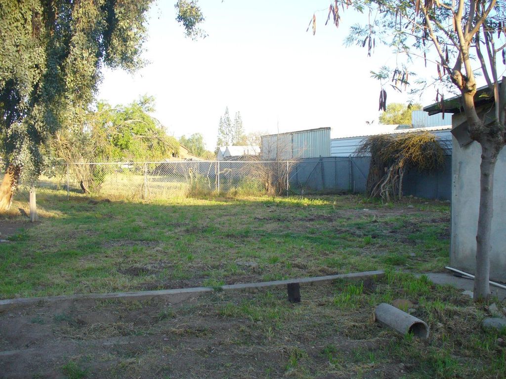 Image 13 of property listing at 345 S Bailey Avenue, Fresno, CA 93727