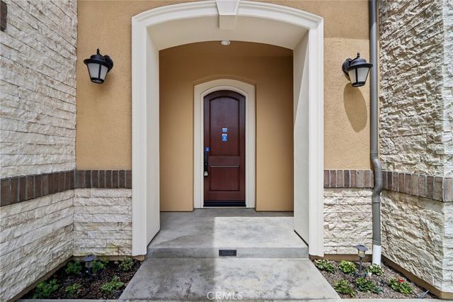 2552 Highland Oak Court, Trabuco Canyon, CA 92679