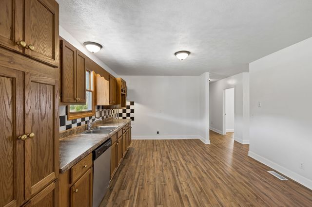 6100 Bell Branch Trl, Nunnelly, TN 37137