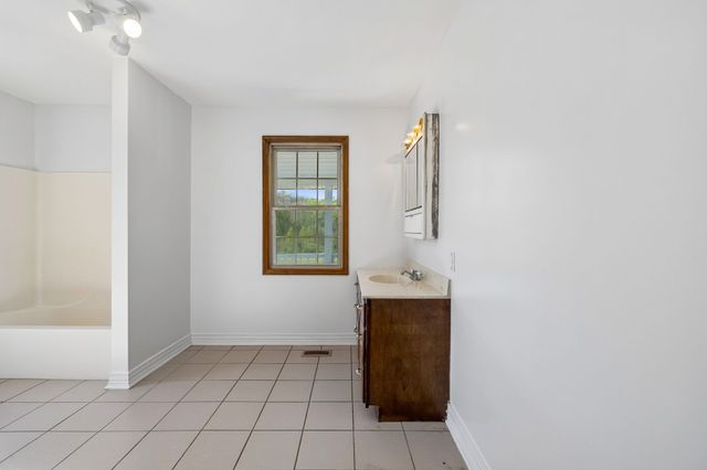 6100 Bell Branch Trl, Nunnelly, TN 37137