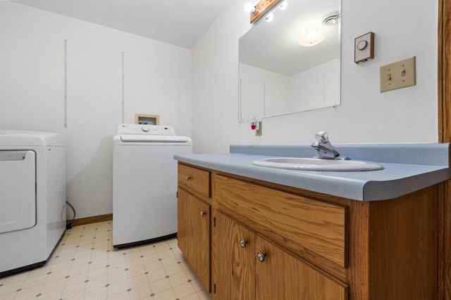 7841 Pathfinder LANE, West Bend, WI 53090