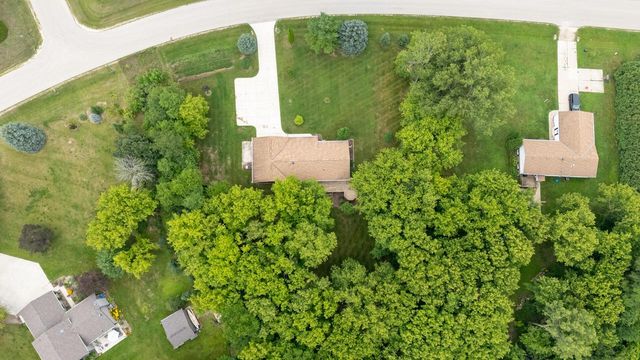 7841 Pathfinder LANE, West Bend, WI 53090