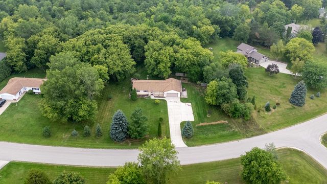 7841 Pathfinder LANE, West Bend, WI 53090