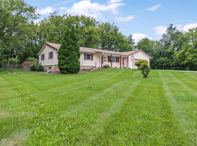 7841 Pathfinder LANE, West Bend, WI 53090