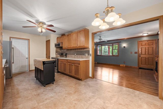7841 Pathfinder LANE, West Bend, WI 53090
