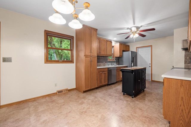 7841 Pathfinder LANE, West Bend, WI 53090