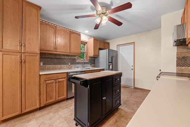 7841 Pathfinder LANE, West Bend, WI 53090