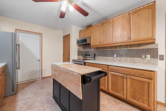 7841 Pathfinder LANE, West Bend, WI 53090