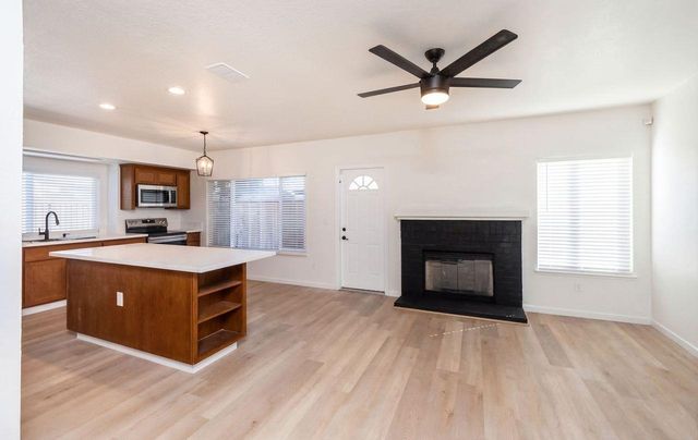 1955 Clearbrook Ct, Tracy, CA 95376