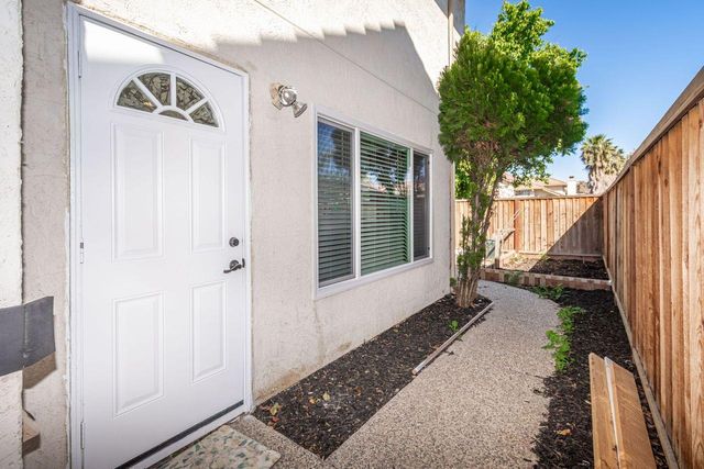 1955 Clearbrook Ct, Tracy, CA 95376