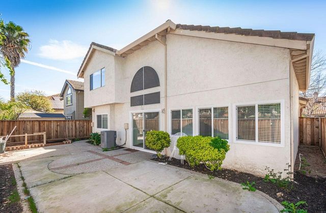 1955 Clearbrook Ct, Tracy, CA 95376