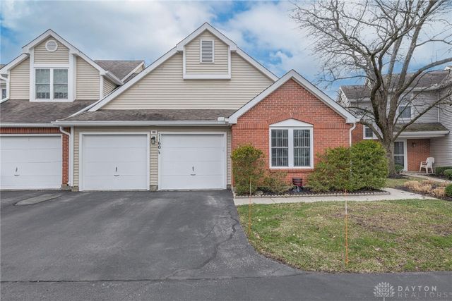 1160 Smugglers Way, Centerville, OH 45459