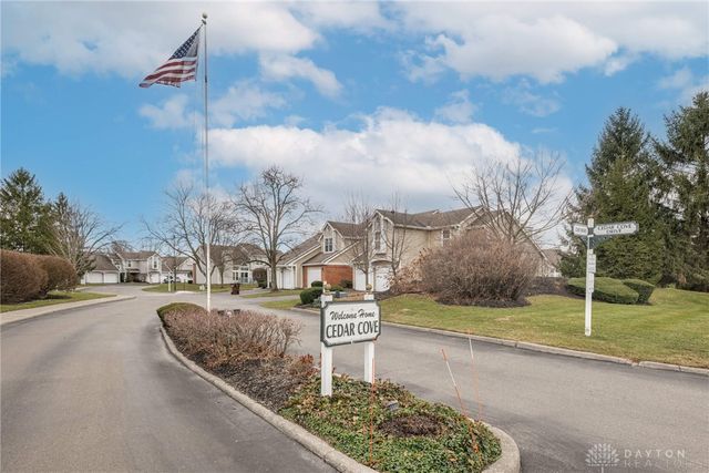 1160 Smugglers Way, Centerville, OH 45459