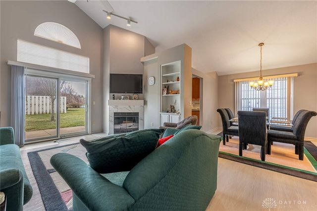 1160 Smugglers Way, Centerville, OH 45459