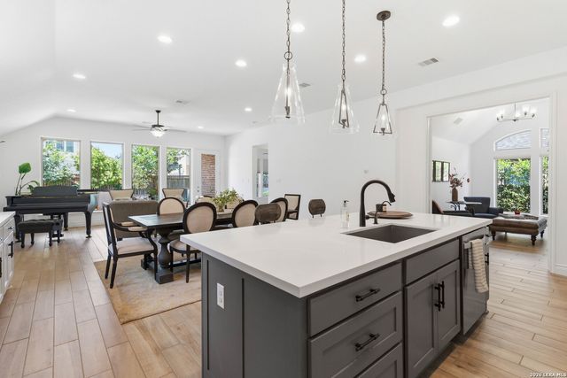 425 Juana Way, New Braunfels, TX 78132
