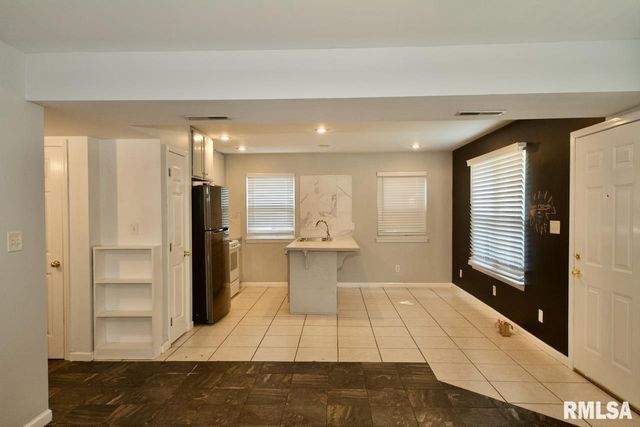 902 W MILL Street 904,906,908, Carbondale, IL 62901