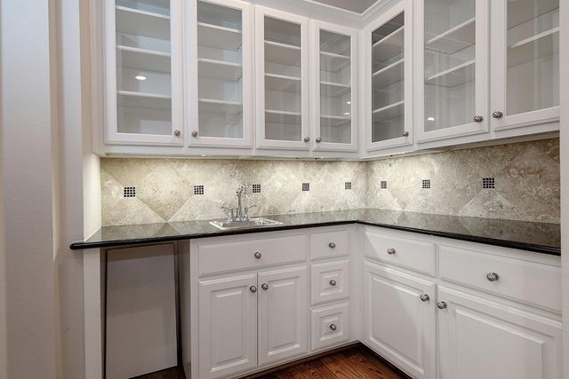 190 W Breezy Way, The Woodlands, TX 77380