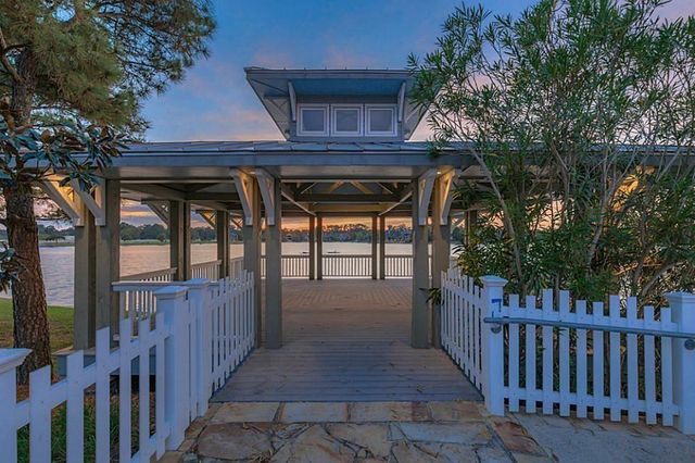 190 W Breezy Way, The Woodlands, TX 77380