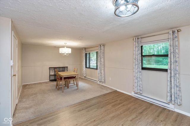 1262 Barefoot Trail, Greenwood, IN 46142