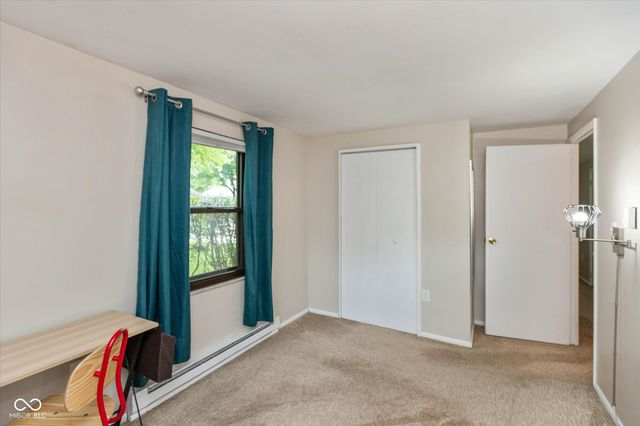 1262 Barefoot Trail, Greenwood, IN 46142