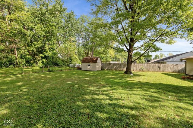 1262 Barefoot Trail, Greenwood, IN 46142