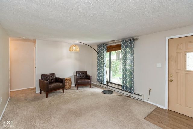 1262 Barefoot Trail, Greenwood, IN 46142