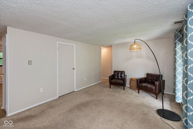 1262 Barefoot Trail, Greenwood, IN 46142
