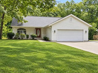 840 Glenwood Avenue, Laketon Twp, MI 49445