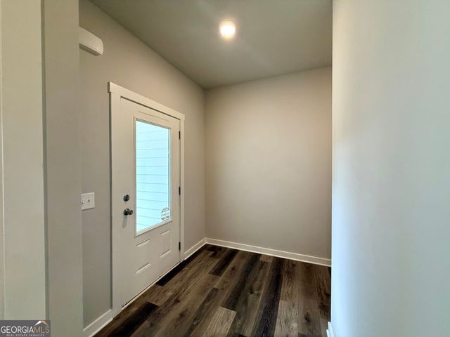 308 N Point Circle, Hartwell, GA 30643