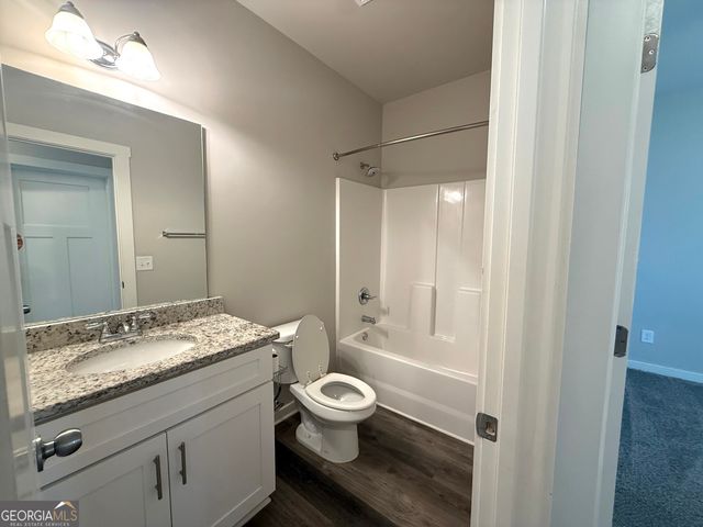 308 N Point Circle, Hartwell, GA 30643