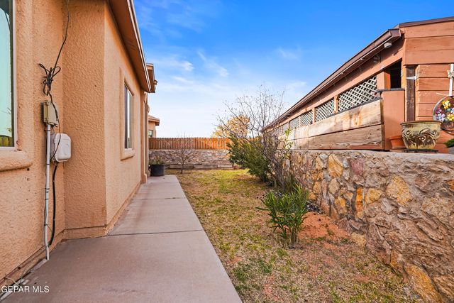 7101 N SKIES, El Paso, TX 79934