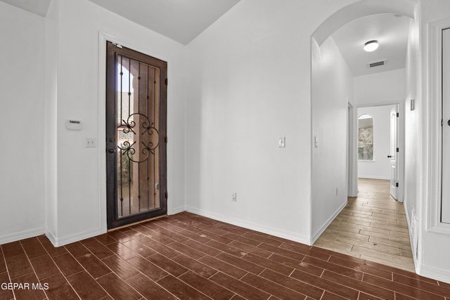 7101 N SKIES, El Paso, TX 79934