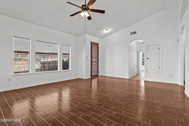 7101 N SKIES, El Paso, TX 79934