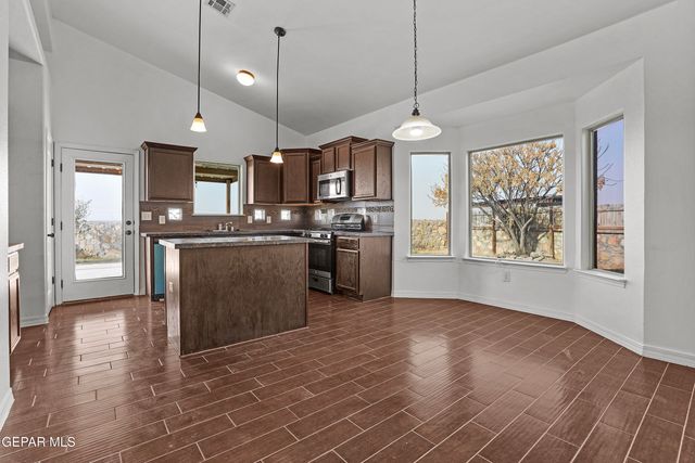 7101 N SKIES, El Paso, TX 79934