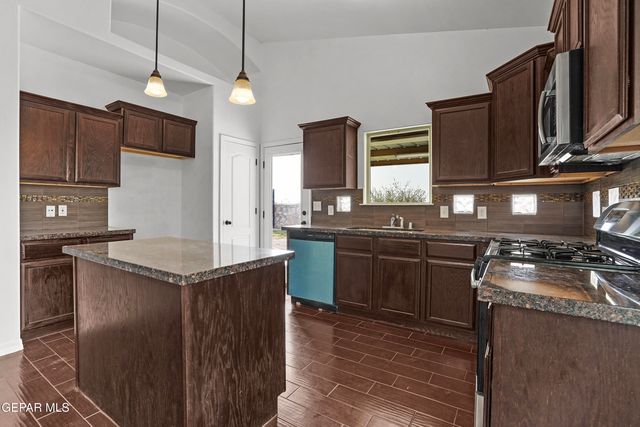 7101 N SKIES, El Paso, TX 79934