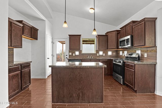 7101 N SKIES, El Paso, TX 79934