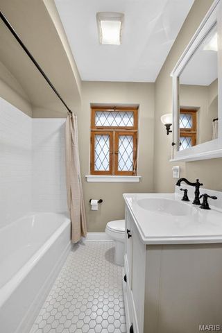 6054 Oleatha Avenue, St Louis, MO 63139