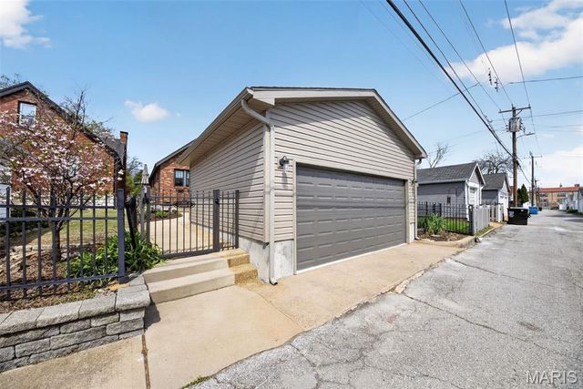 6054 Oleatha Avenue, St Louis, MO 63139