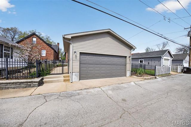 6054 Oleatha Avenue, St Louis, MO 63139