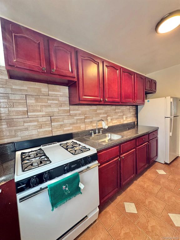 10935 202nd Street, Jamaica, NY 11412 — photo 5