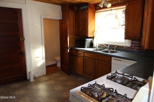 295 W Sand Lake Road, North Greenbush, NY 12198